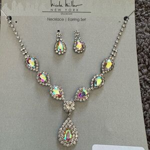 NEW Iridescent Necklace and Earring Set by Nicole Miller New York Occasion